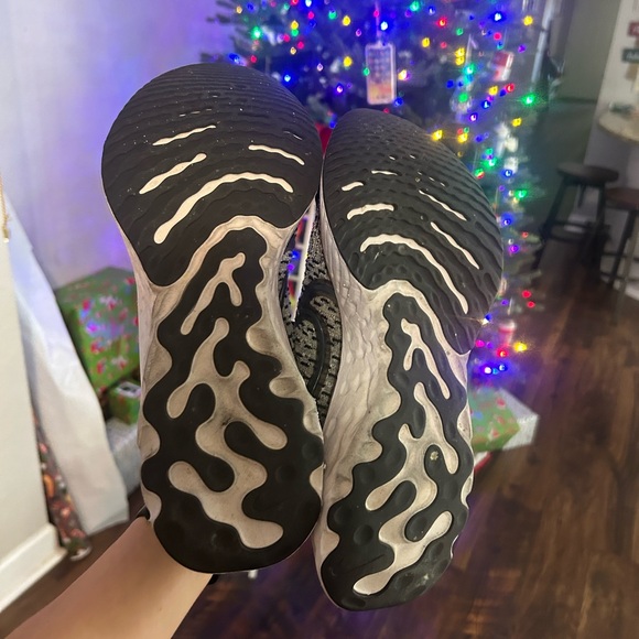 Nike Infinity React Flyknit 3 Black Grey Fog - Picture 7 of 9